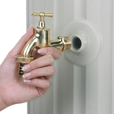 Zbiornik na deszczówkę Column montaż kranika