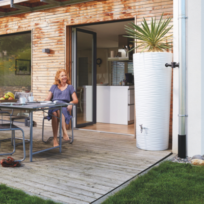 Zbiornik na deszczówkę Natura 2w1 350l biały zamontowany