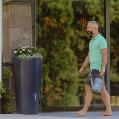 Zbiornik na deszczówkę Stone 2w1 210l granitowy z donicą zamontowany