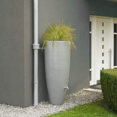 Zbiornik na deszczówkę Vaso 2w1 300l z donicą szary zamontowany